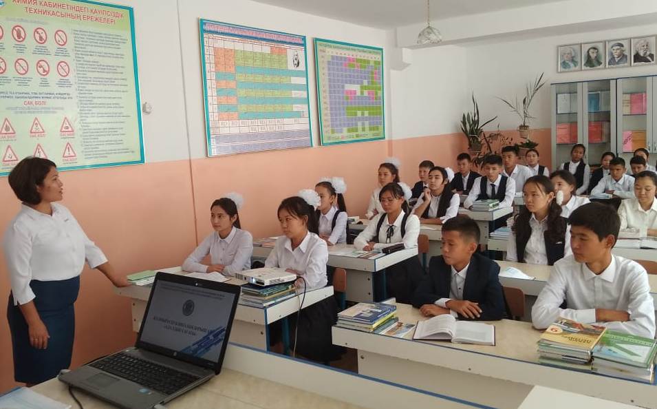 «Ыбырай Алтынсарин атындағы орта мектебі» КММ 2019 жылы 2 қыркүйек күні «Адалдық сағаты»  тақырыбында сынып сағаты өтті.