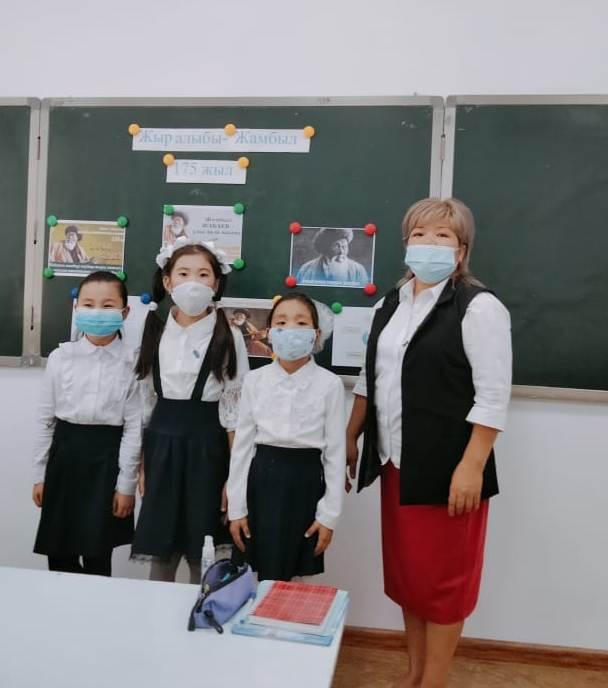 «Жамбыл Жабаев –Ұлы дала елінің жыршысы» тақырыбында тәрбие сағаттары өткізілді
